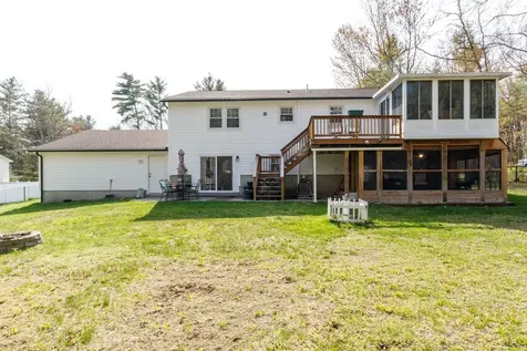 11 Mathew Drive Merrimack NH 03054