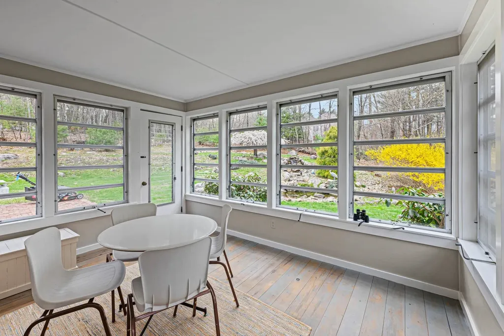 7 Pine Drive Bedford NH 03110