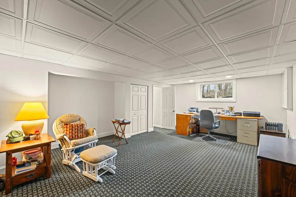 7 Pine Drive Bedford NH 03110