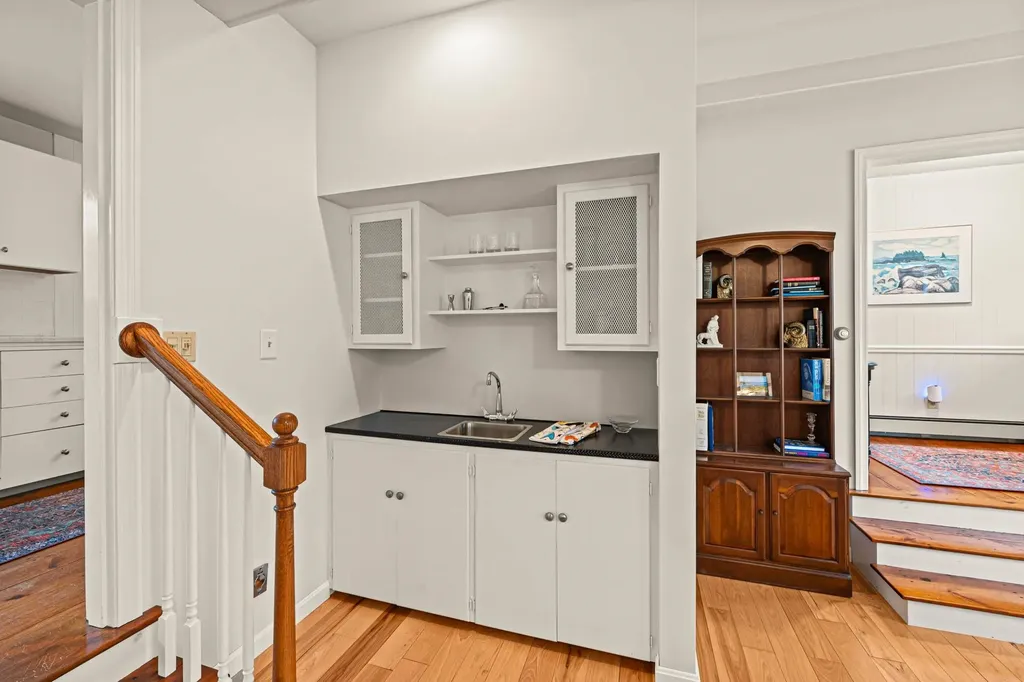 7 Pine Drive Bedford NH 03110
