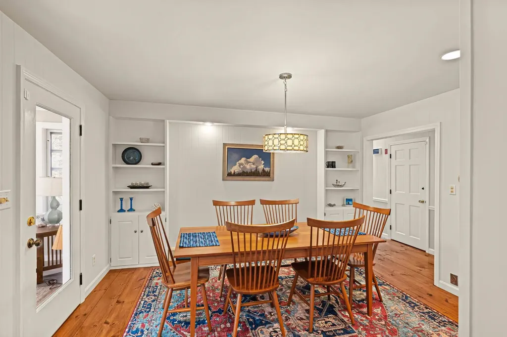 7 Pine Drive Bedford NH 03110