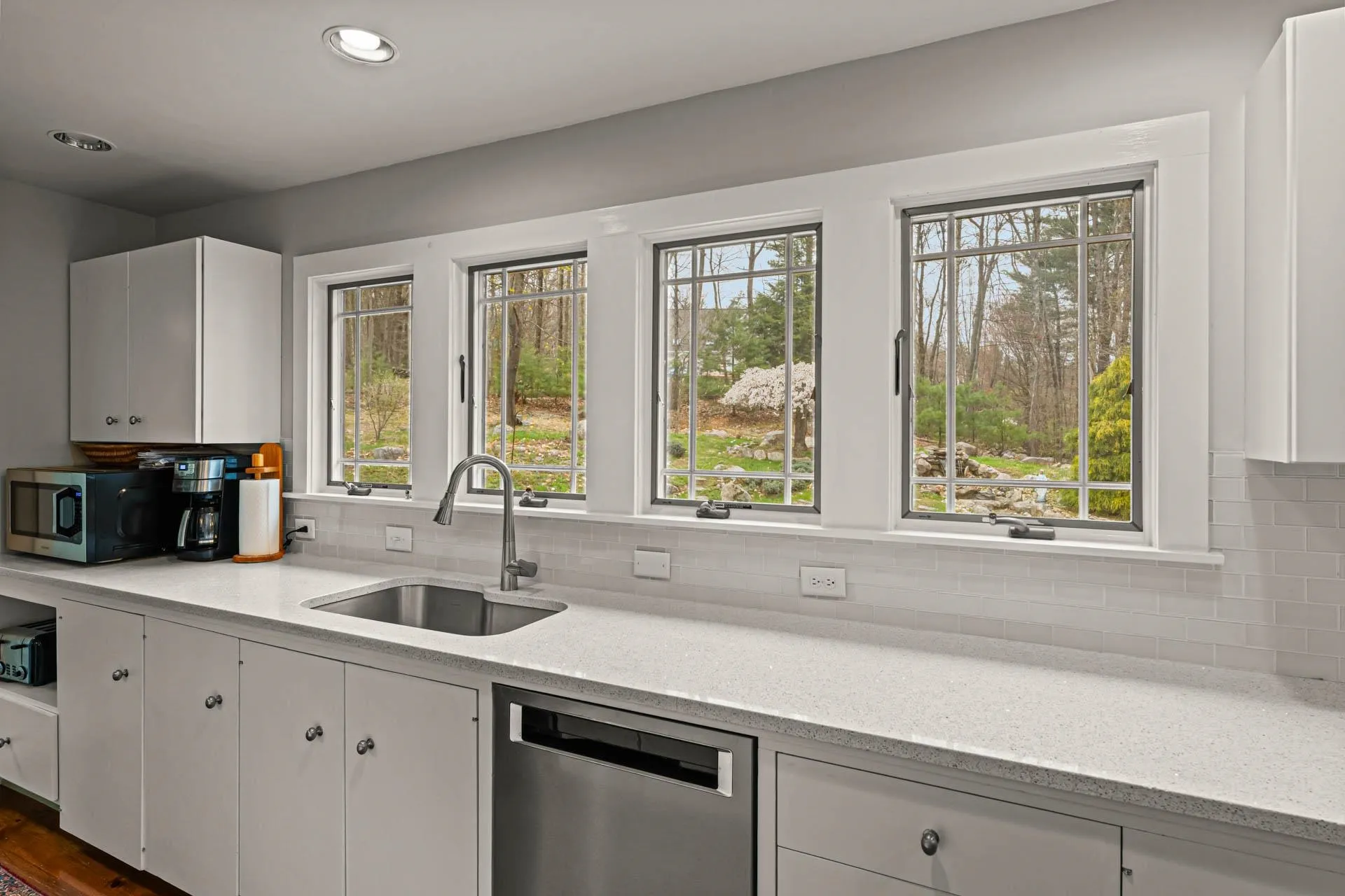 7 Pine Drive Bedford NH 03110
