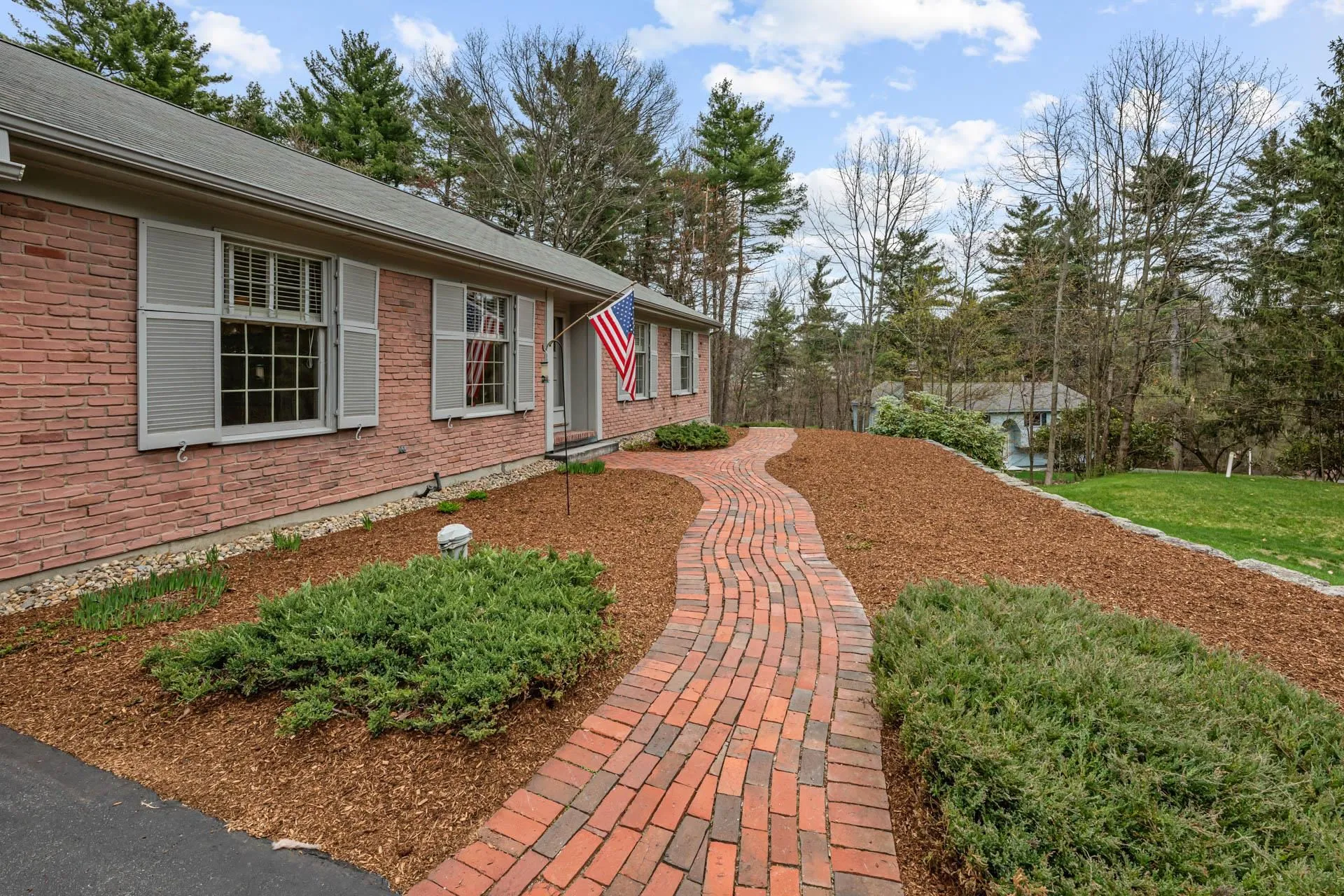 7 Pine Drive Bedford NH 03110