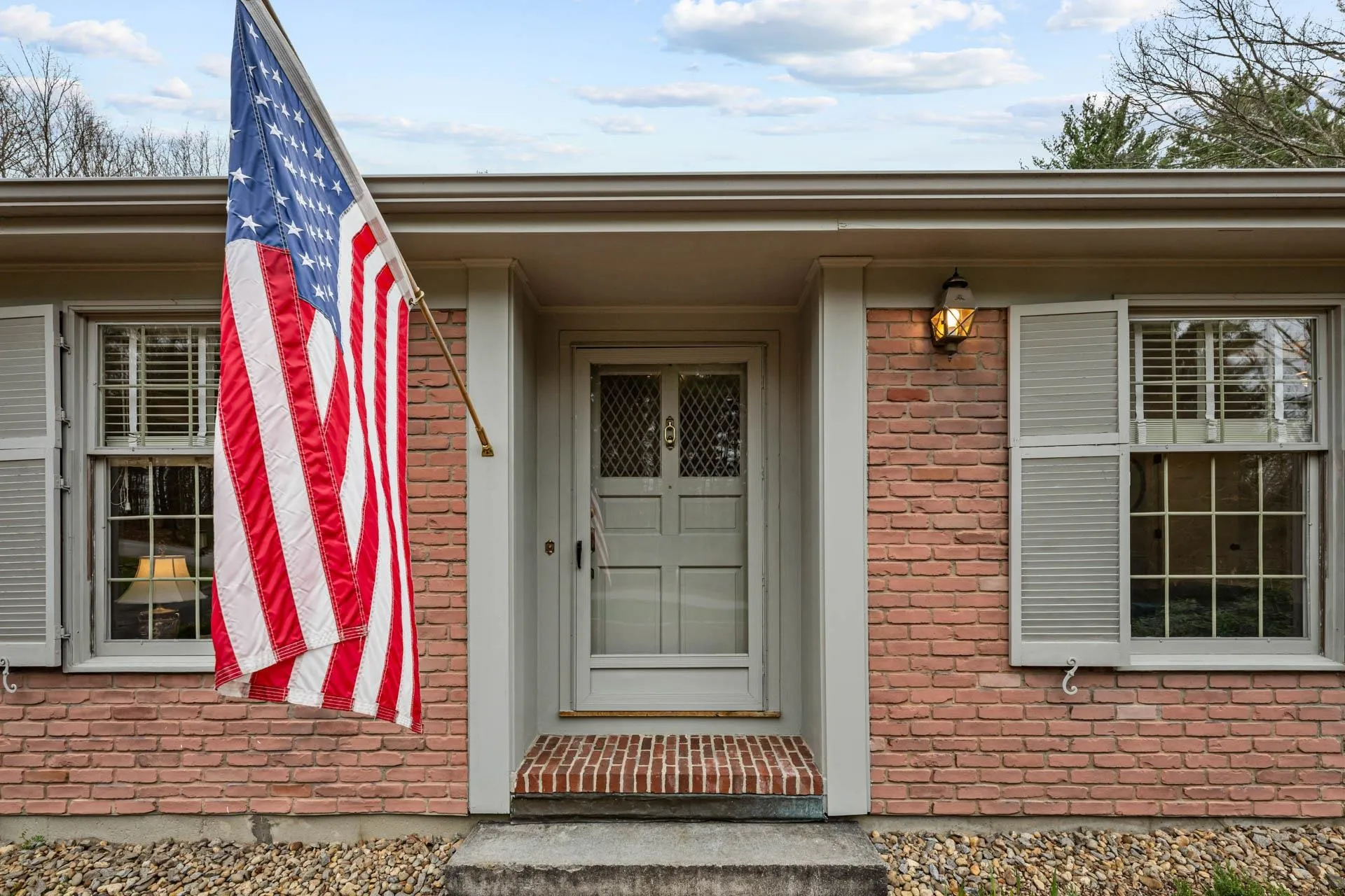 7 Pine Drive Bedford NH 03110