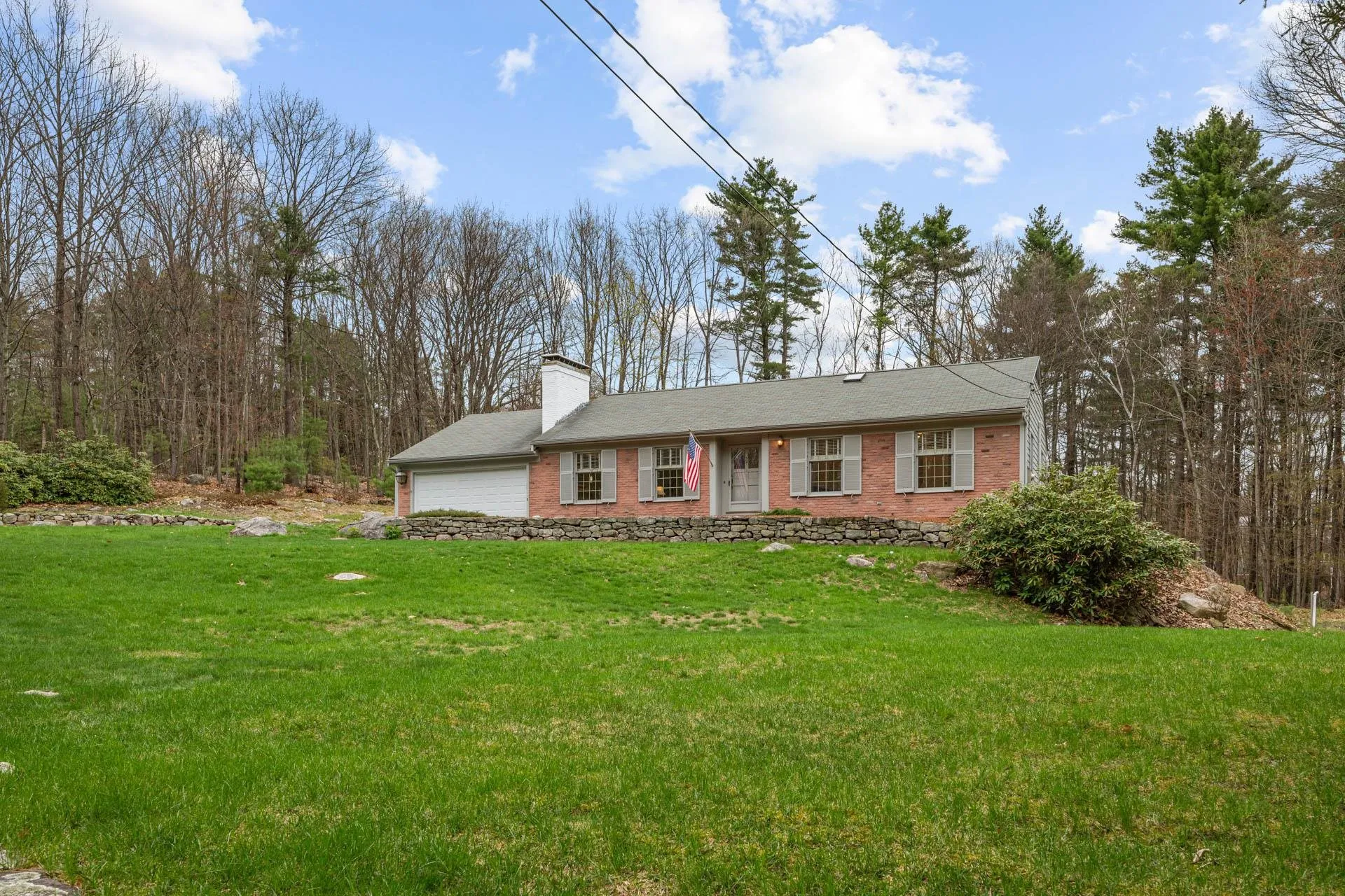 7 Pine Drive Bedford NH 03110