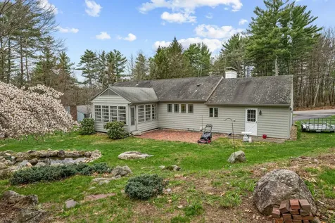 7 Pine Drive Bedford NH 03110