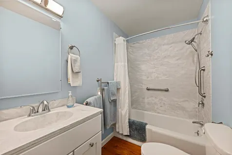 7 Pine Drive Bedford NH 03110