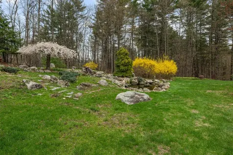 7 Pine Drive Bedford NH 03110