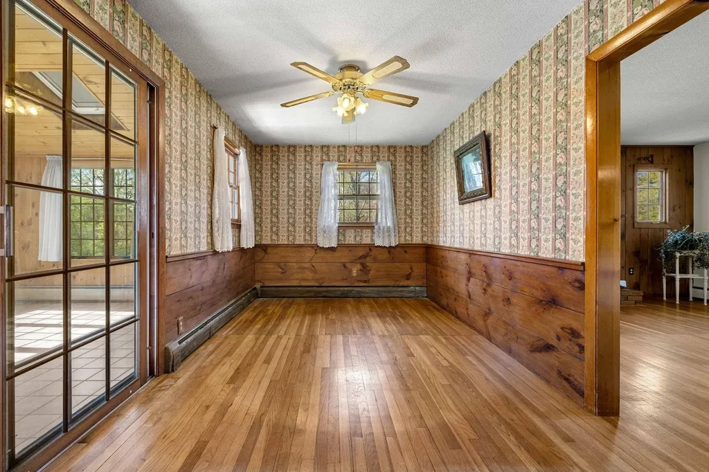 58 Willow Road East Kingston NH 03827-2025
