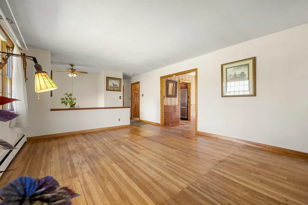 58 Willow Road East Kingston NH 03827-2025