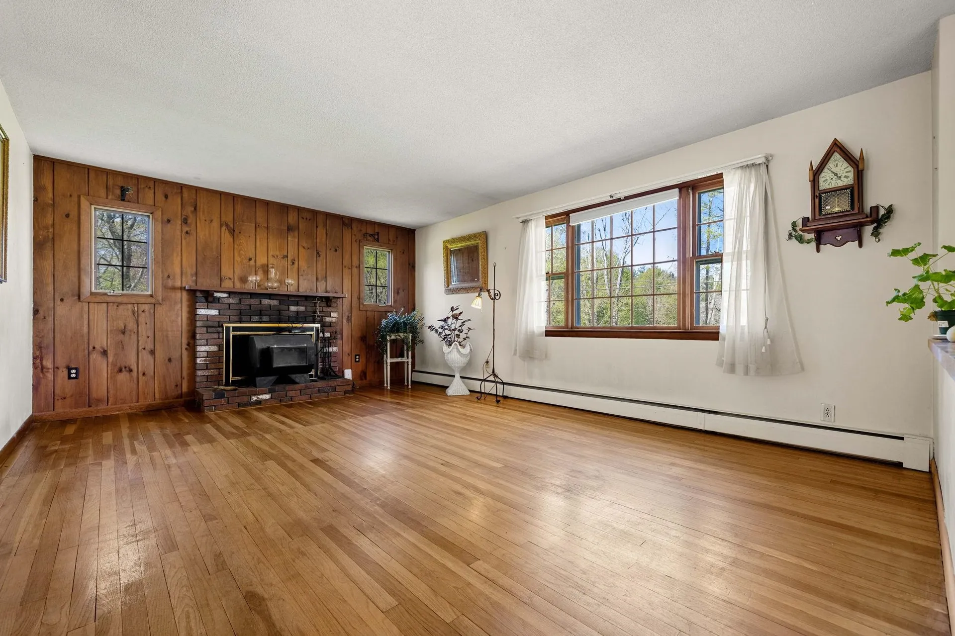 58 Willow Road East Kingston NH 03827-2025