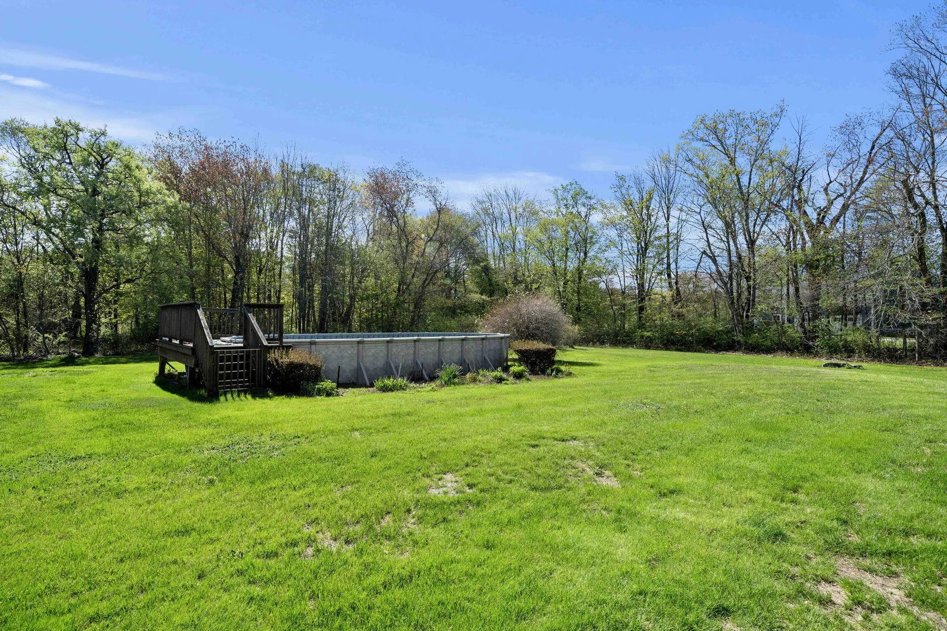 58 Willow Road East Kingston NH 03827-2025