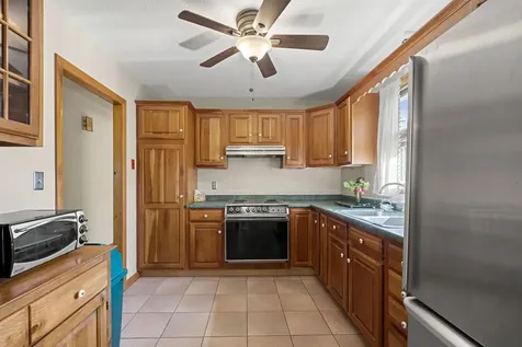 58 Willow Road East Kingston NH 03827-2025