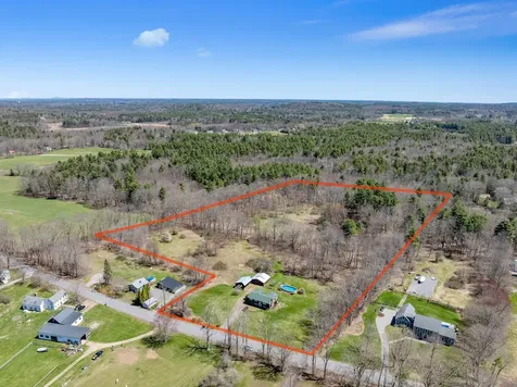 58 Willow Road East Kingston NH 03827-2025