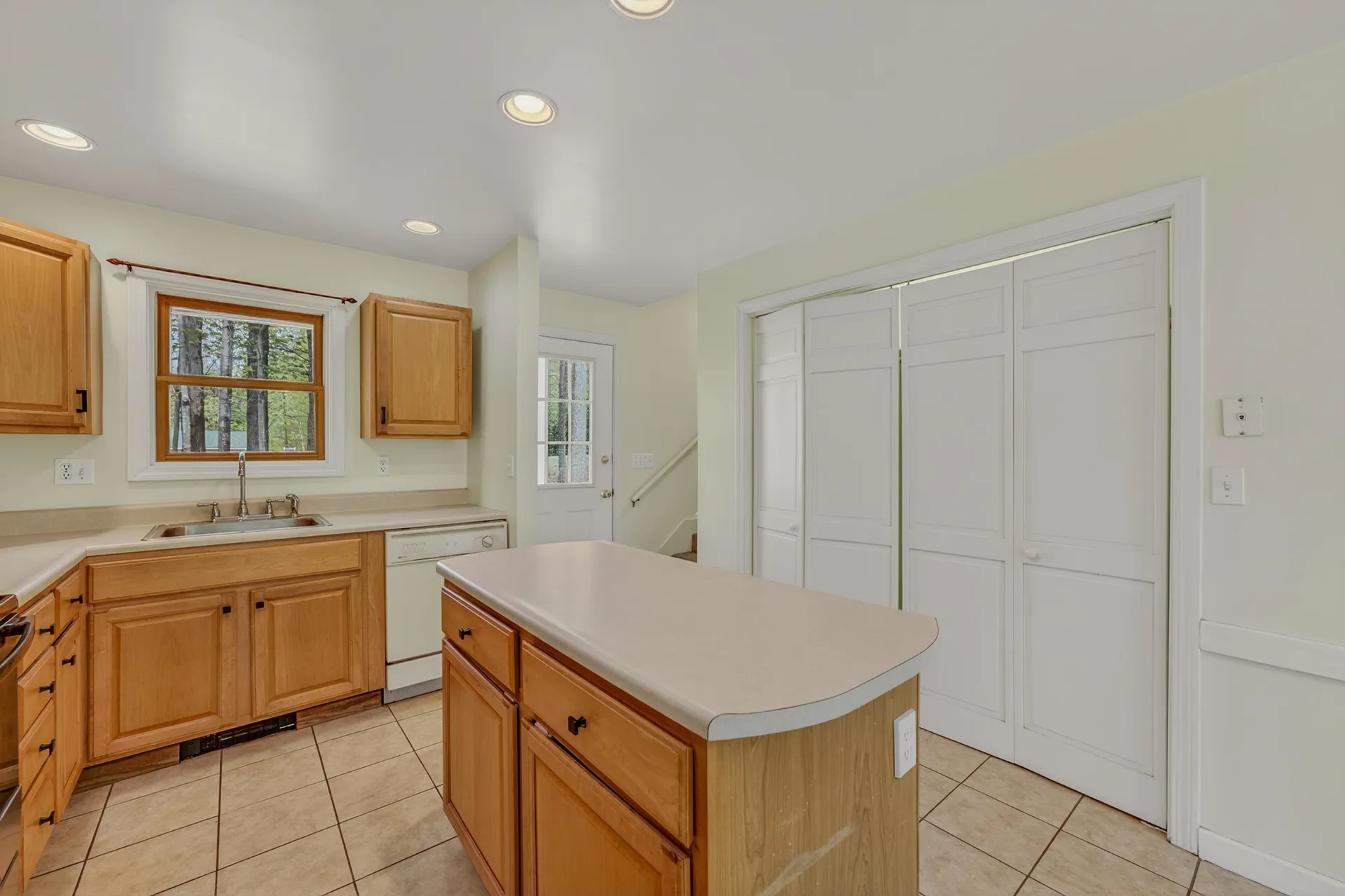 37 Smith Street Plymouth NH 03264