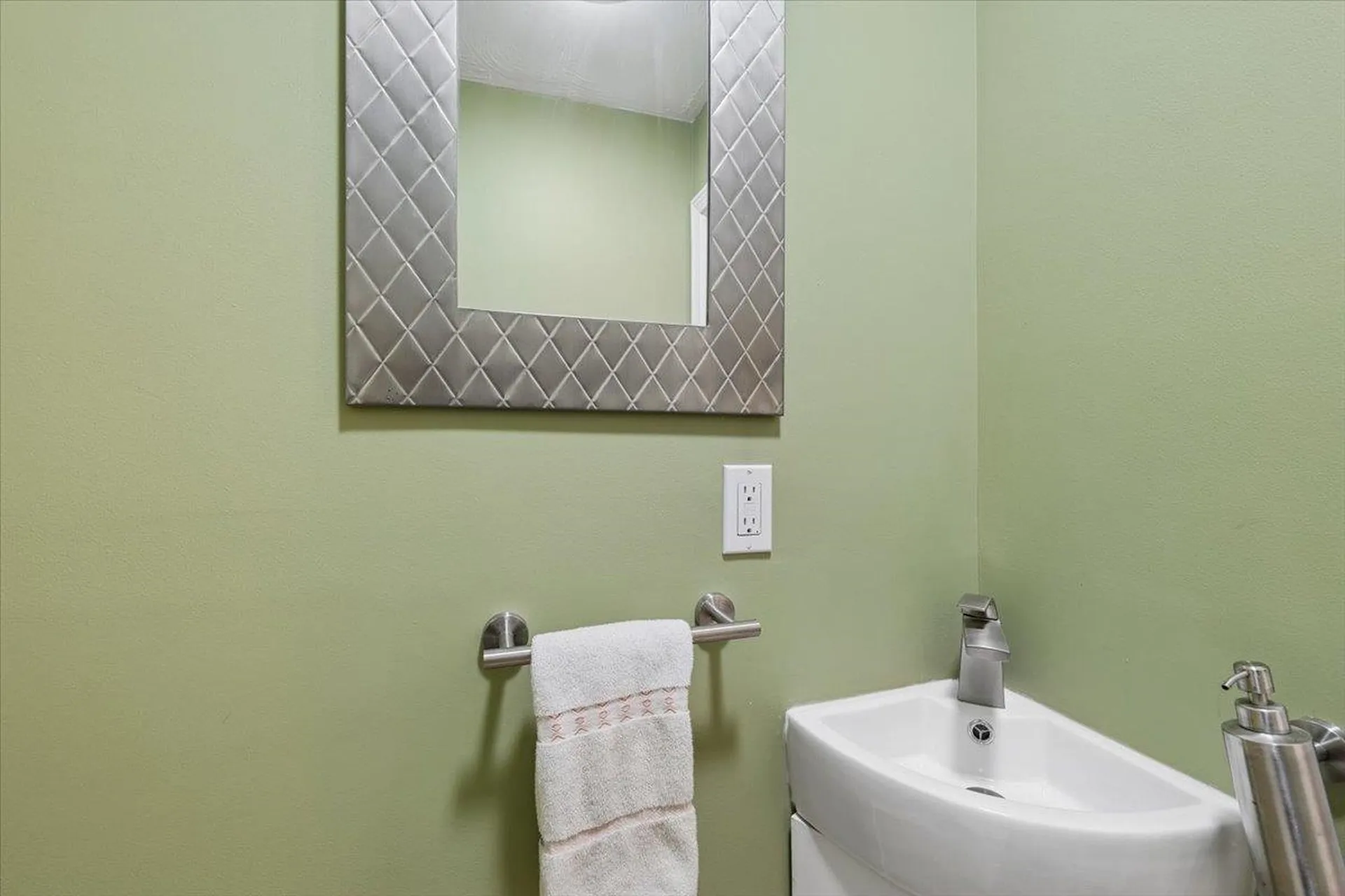 4 Birch Court Goffstown NH 03045