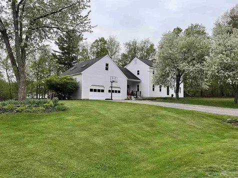 3 Coach Road Stratham NH 03885