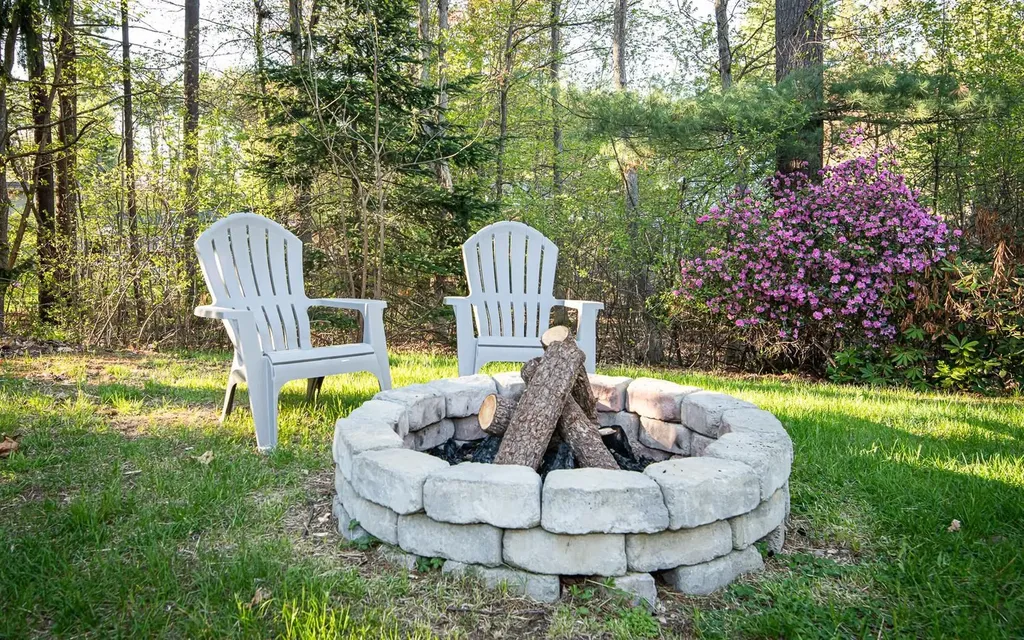20 Alvirne Drive Hudson NH 03051