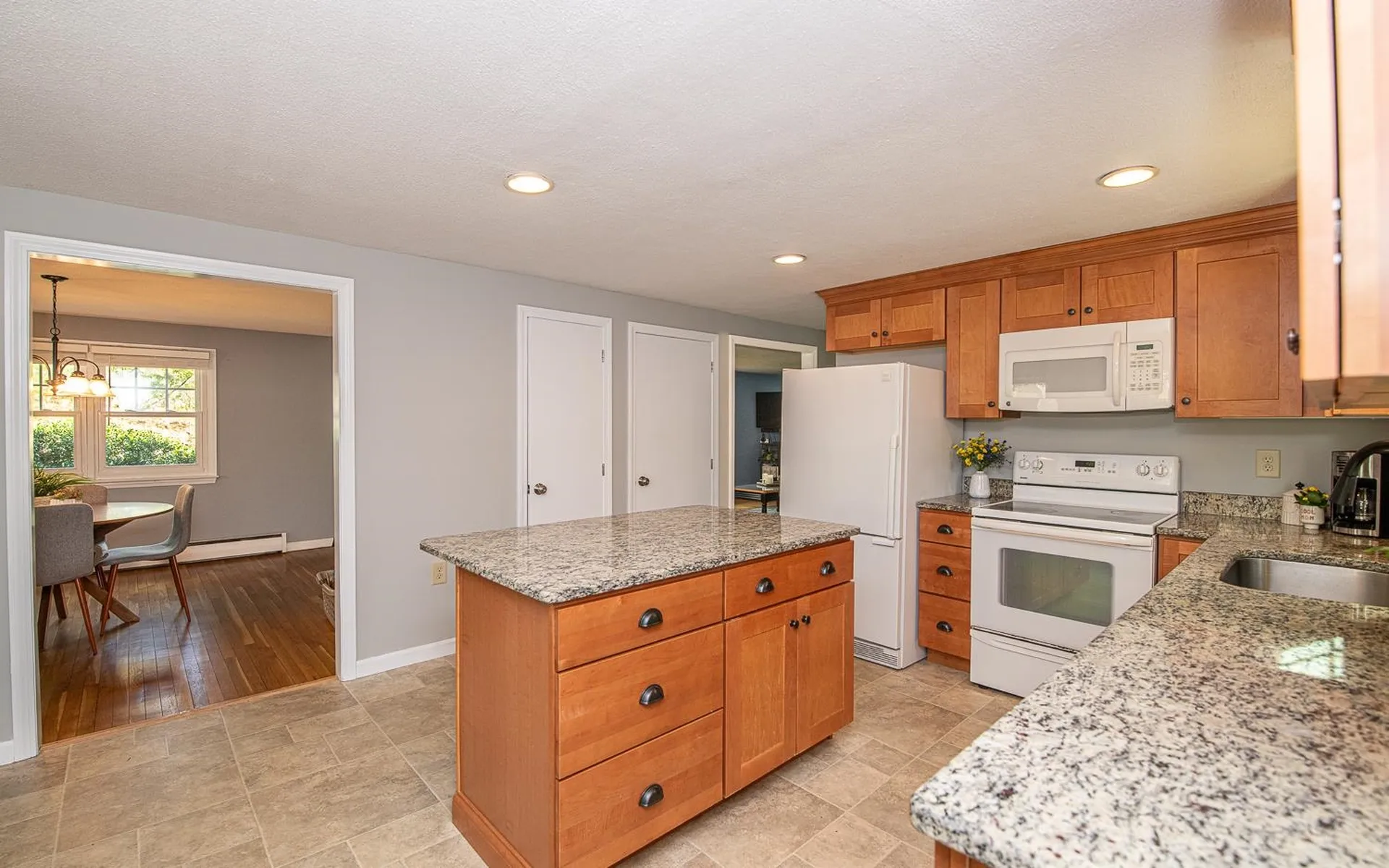 20 Alvirne Drive Hudson NH 03051