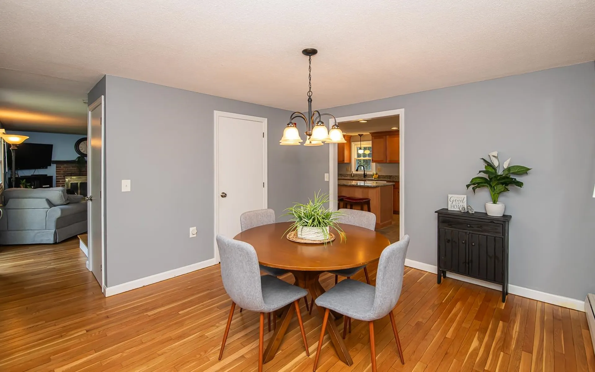 20 Alvirne Drive Hudson NH 03051