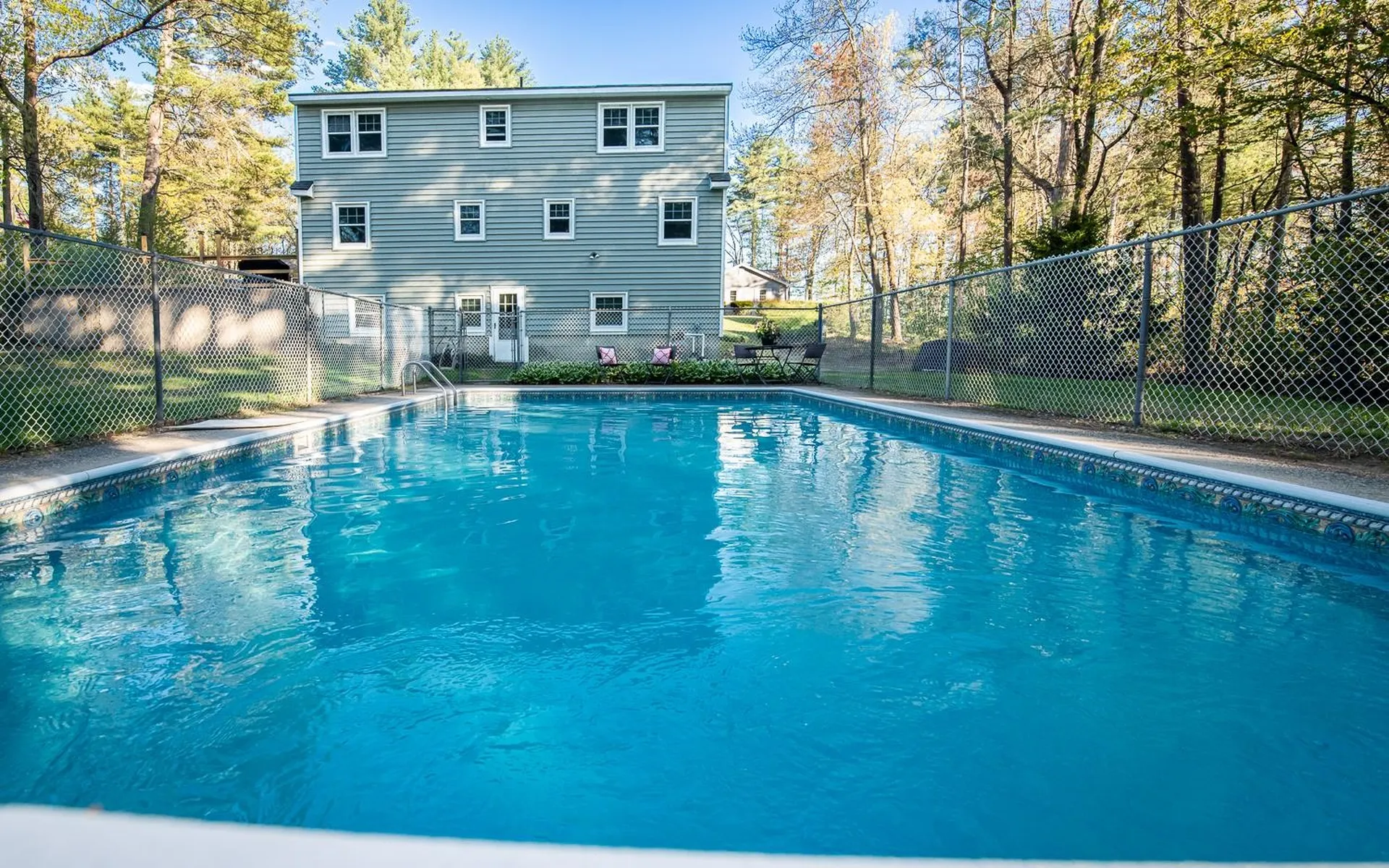 20 Alvirne Drive Hudson NH 03051
