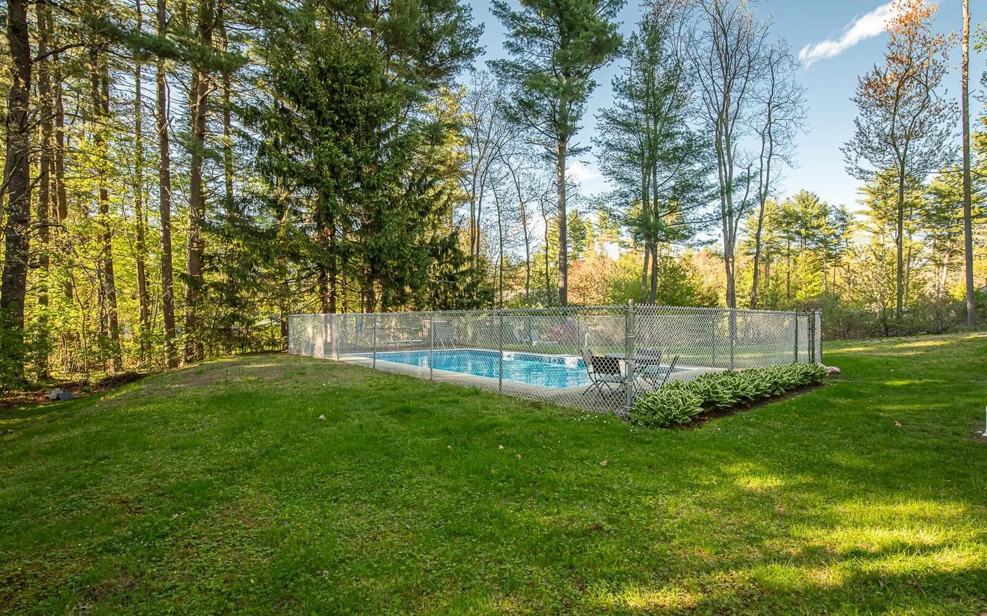 20 Alvirne Drive Hudson NH 03051