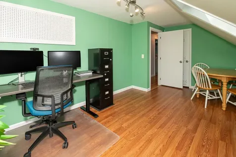 20 Alvirne Drive Hudson NH 03051