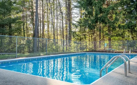 20 Alvirne Drive Hudson NH 03051