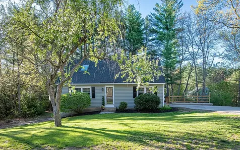20 Alvirne Drive Hudson NH 03051