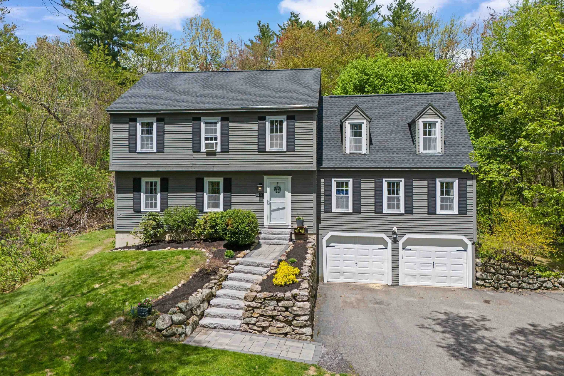23 Hitching Post Lane Bedford NH 03110