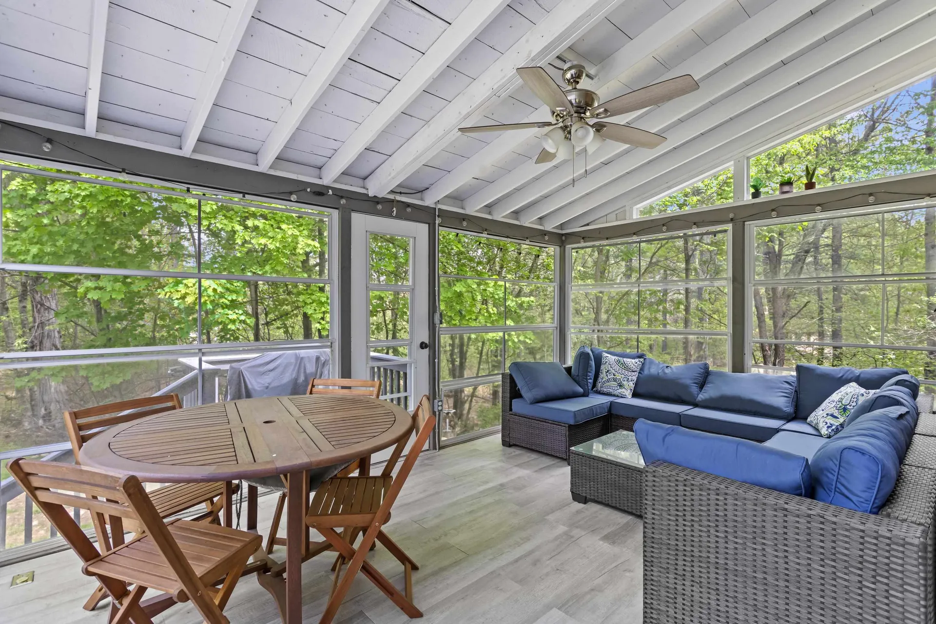 23 Hitching Post Lane Bedford NH 03110