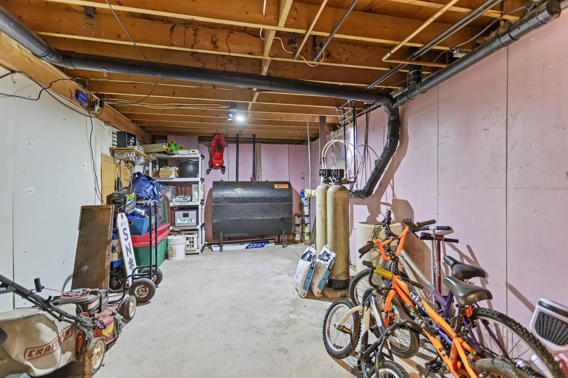 23 Hitching Post Lane Bedford NH 03110