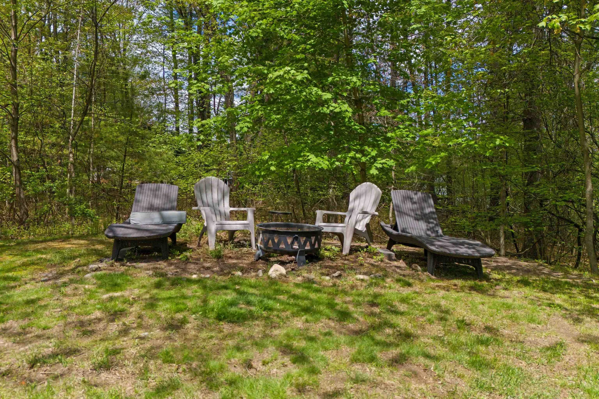 23 Hitching Post Lane Bedford NH 03110