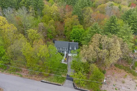 23 Hitching Post Lane Bedford NH 03110