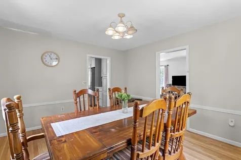 23 Hitching Post Lane Bedford NH 03110
