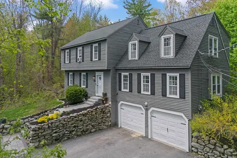 23 Hitching Post Lane Bedford NH 03110