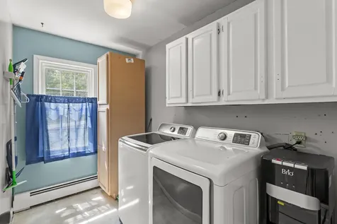 23 Hitching Post Lane Bedford NH 03110