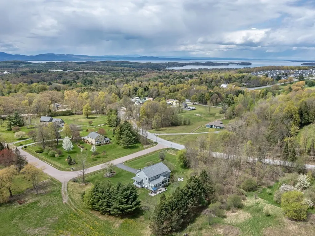 29 Maeck Farm Road Shelburne VT 05482