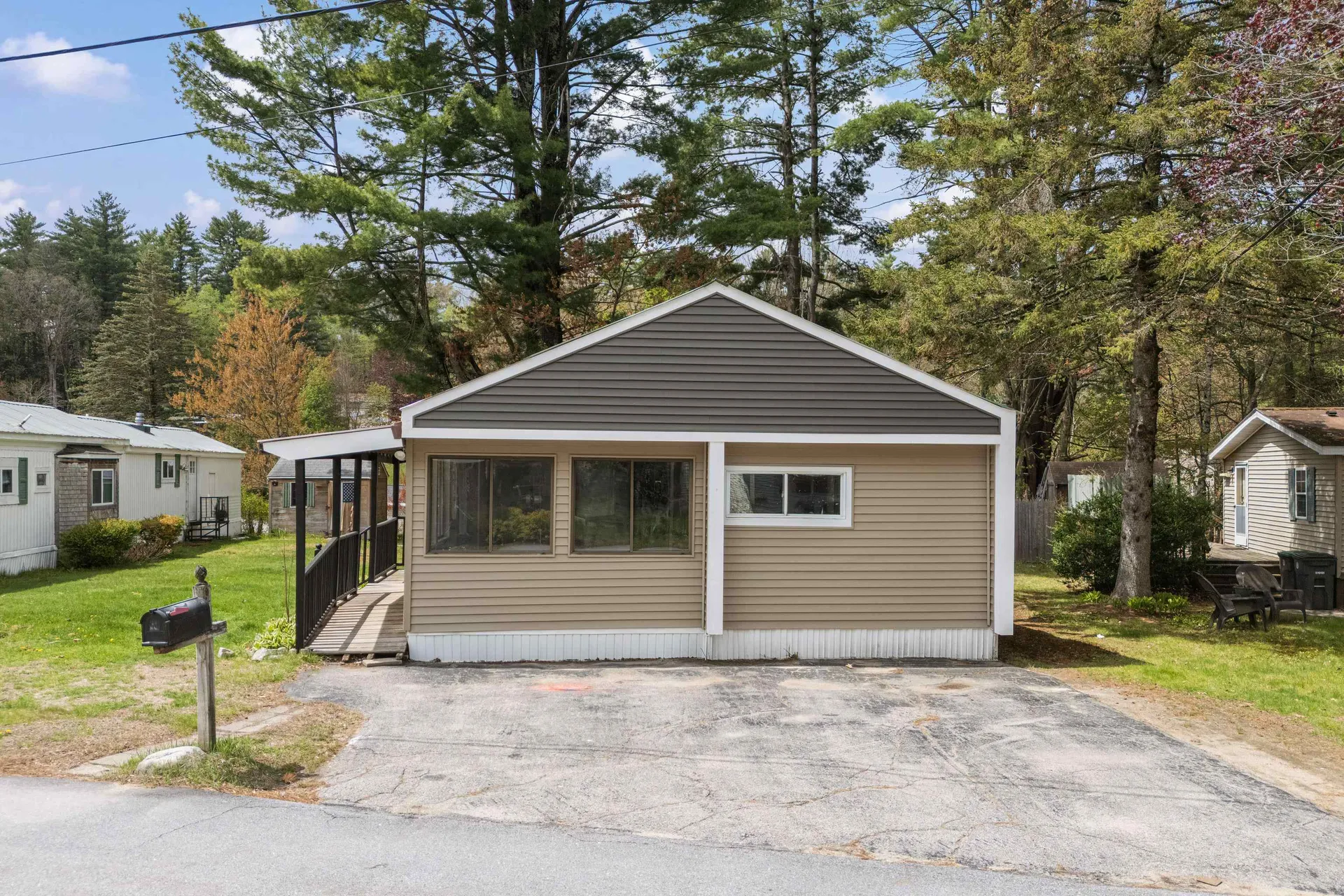 8 Dart Street Hooksett NH 03106