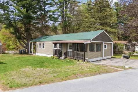 8 Dart Street Hooksett NH 03106