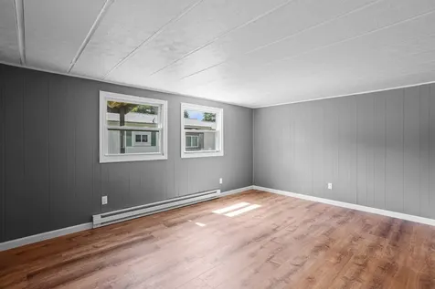 8 Dart Street Hooksett NH 03106