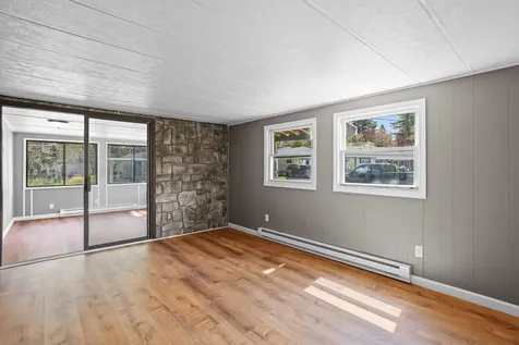 8 Dart Street Hooksett NH 03106