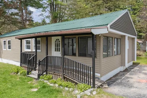 8 Dart Street Hooksett NH 03106