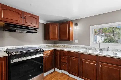 8 Dart Street Hooksett NH 03106