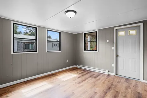 8 Dart Street Hooksett NH 03106