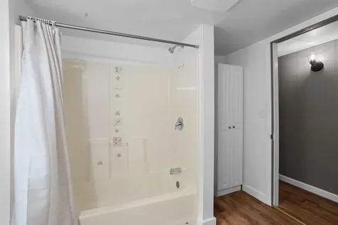 8 Dart Street Hooksett NH 03106