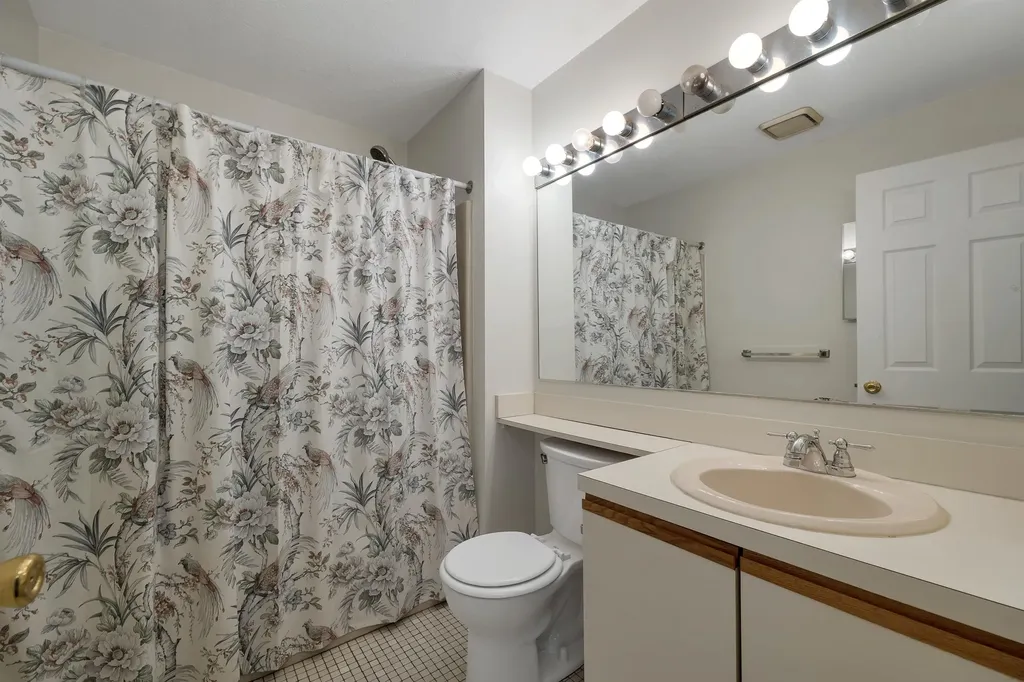 5 Timberwood Drive Goffstown NH 03045