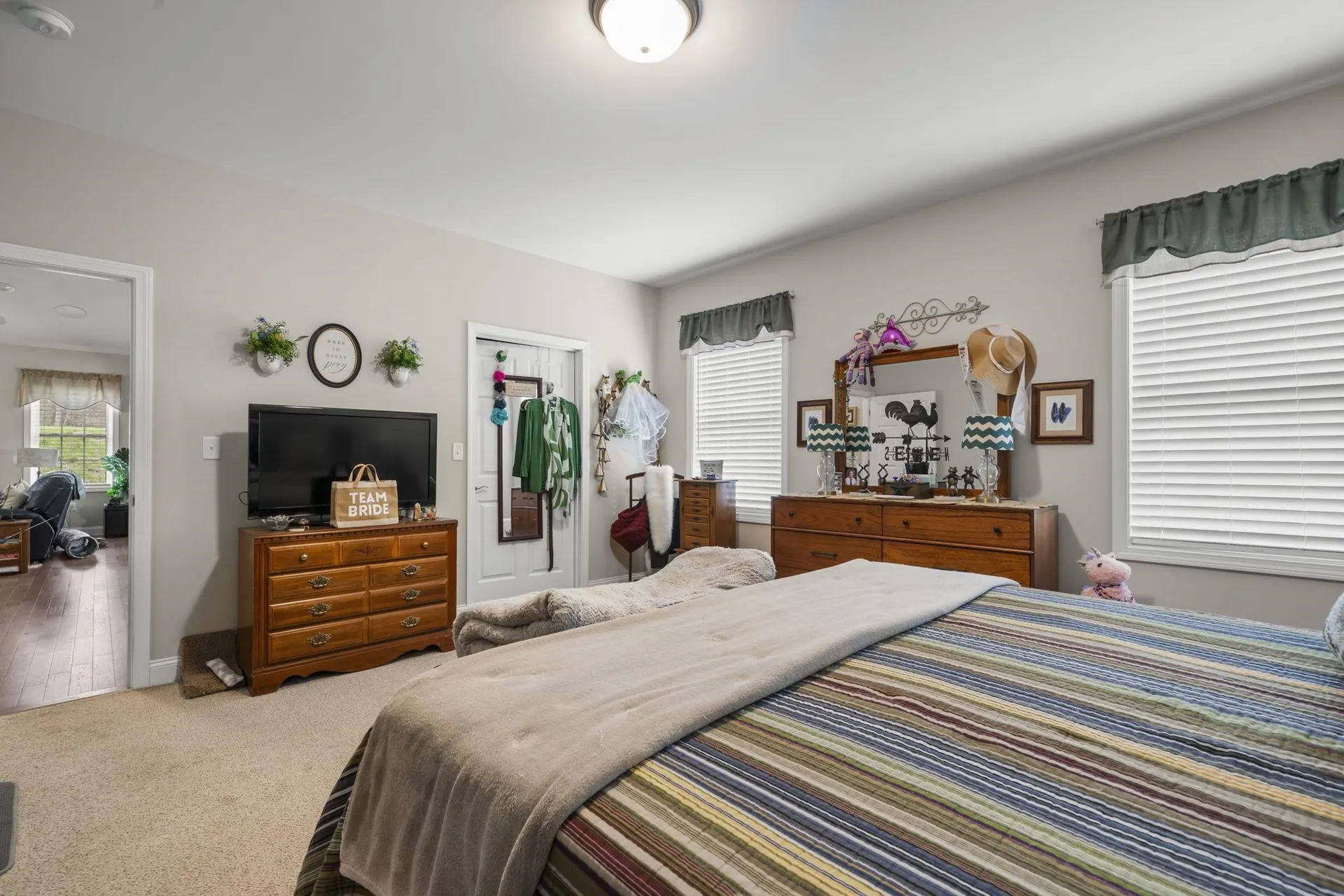 19 Pumpkin Patch Way Londonderry NH 03053