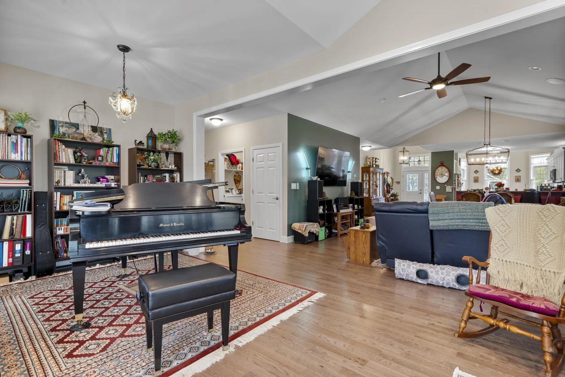 19 Pumpkin Patch Way Londonderry NH 03053