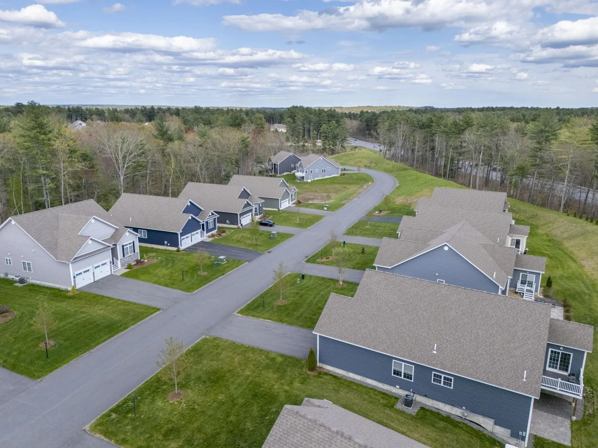19 Pumpkin Patch Way Londonderry NH 03053